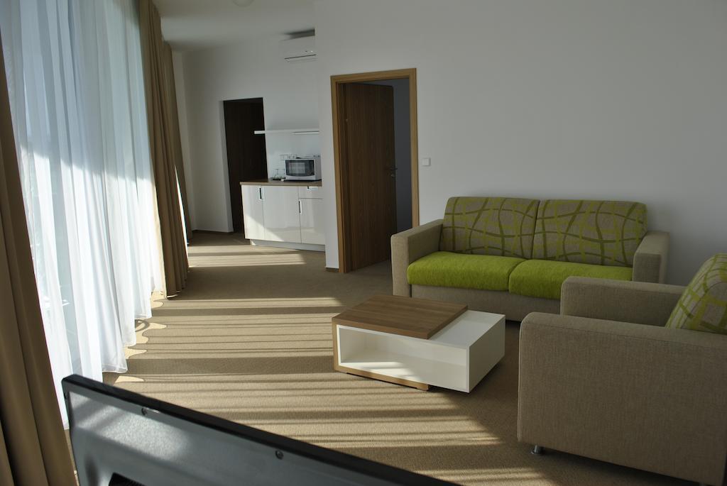 Hotel Golf Jezera Ostrožská Nová Ves Εξωτερικό φωτογραφία