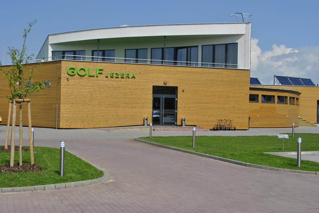 Hotel Golf Jezera Ostrožská Nová Ves Εξωτερικό φωτογραφία