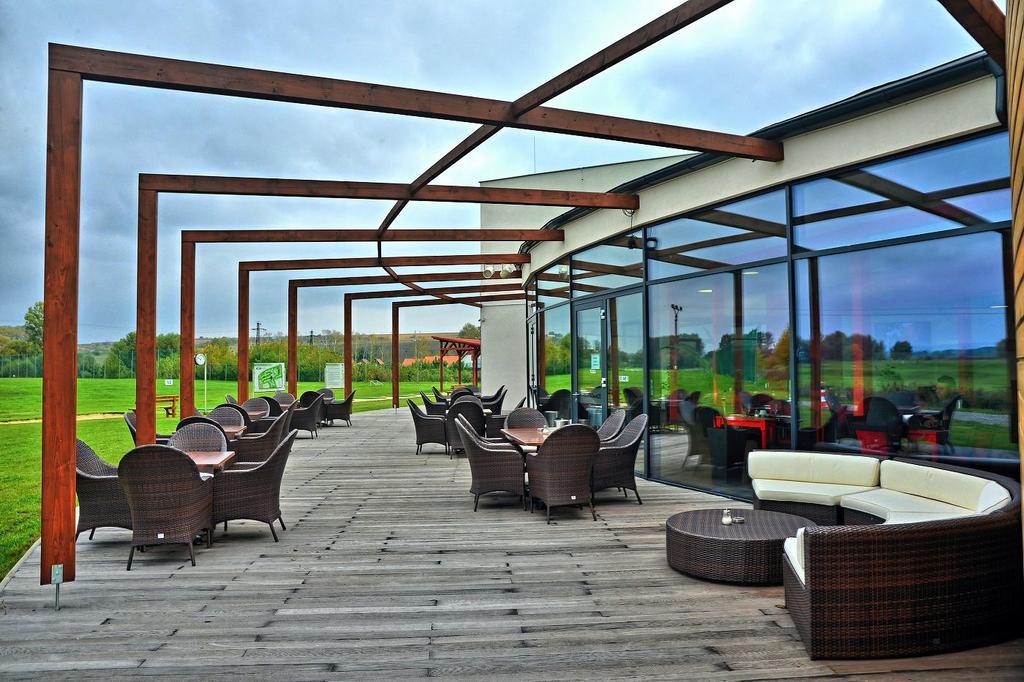 Hotel Golf Jezera Ostrožská Nová Ves Εξωτερικό φωτογραφία