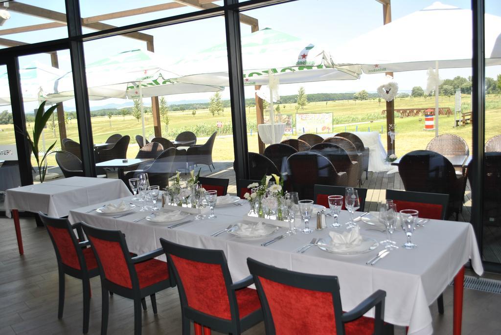 Hotel Golf Jezera Ostrožská Nová Ves Εξωτερικό φωτογραφία