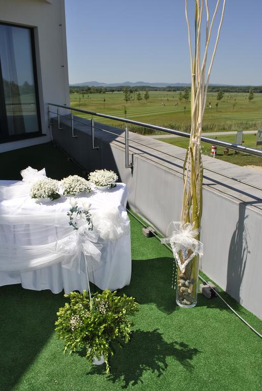 Hotel Golf Jezera Ostrožská Nová Ves Εξωτερικό φωτογραφία